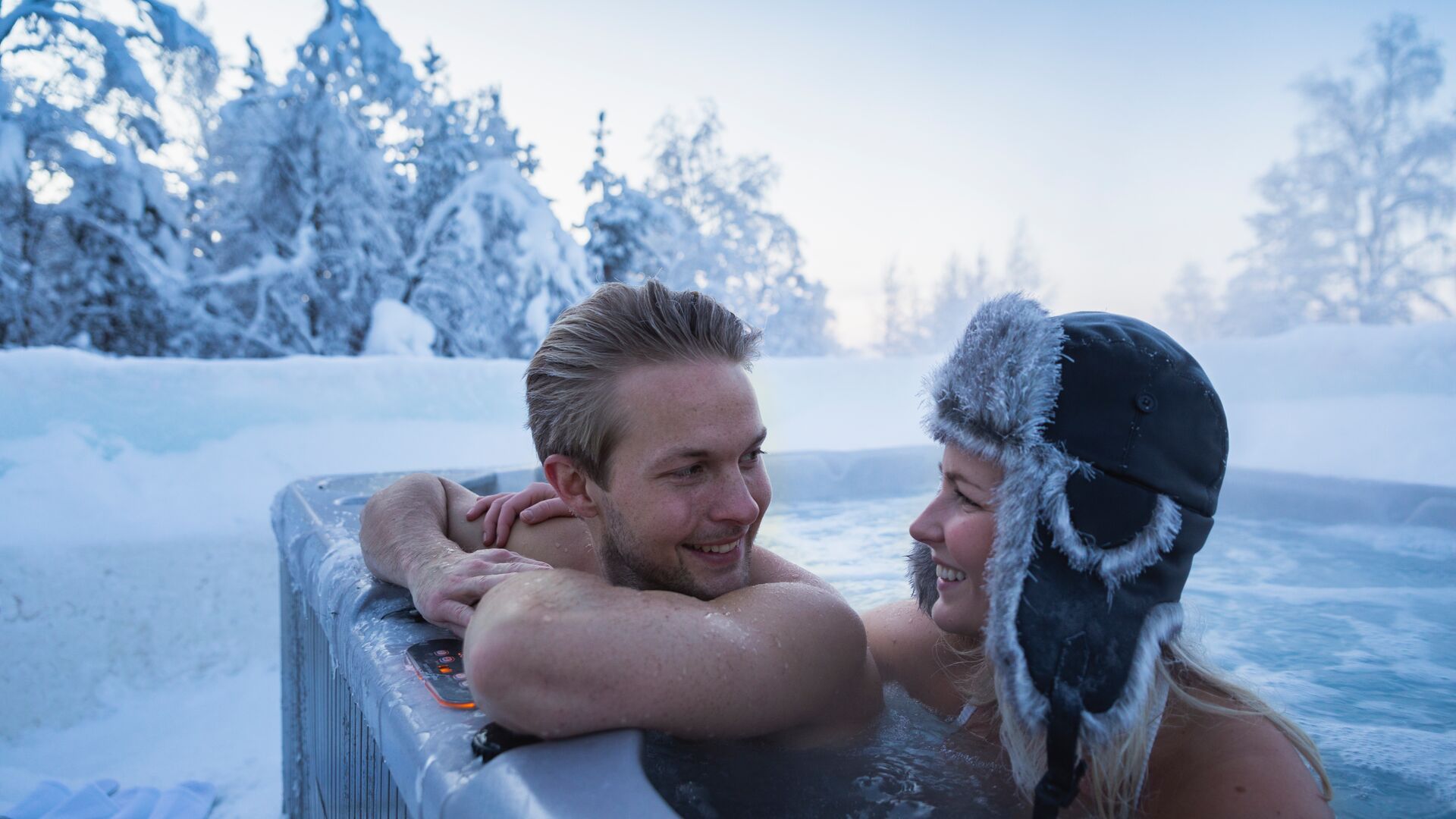 Couple at the SnowHotel spa ©Arctic SnowHotel & Glass Igloos