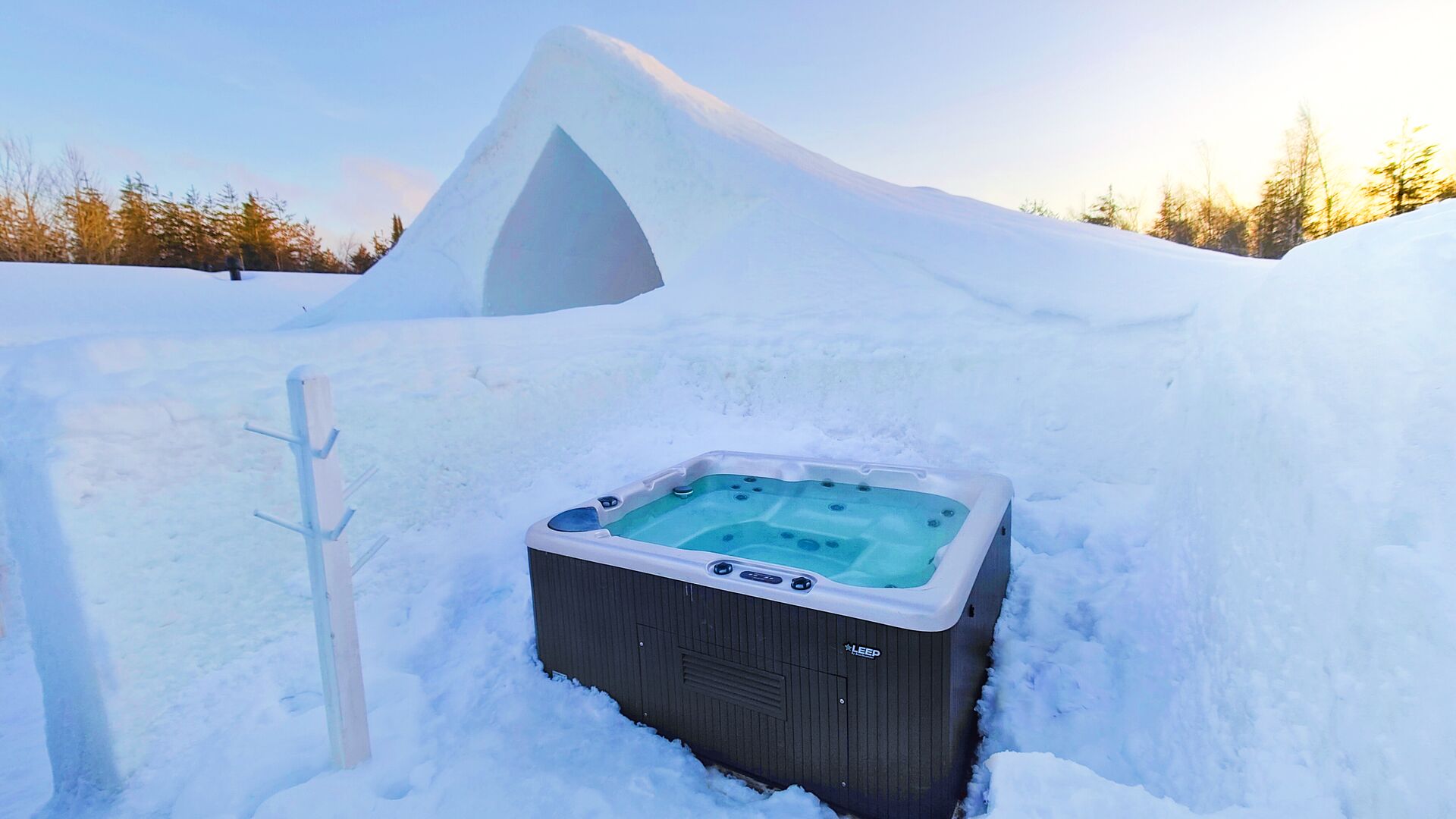 Jacuzzi at the SnowHotel spa ©Arctic SnowHotel & Glass Igloos
